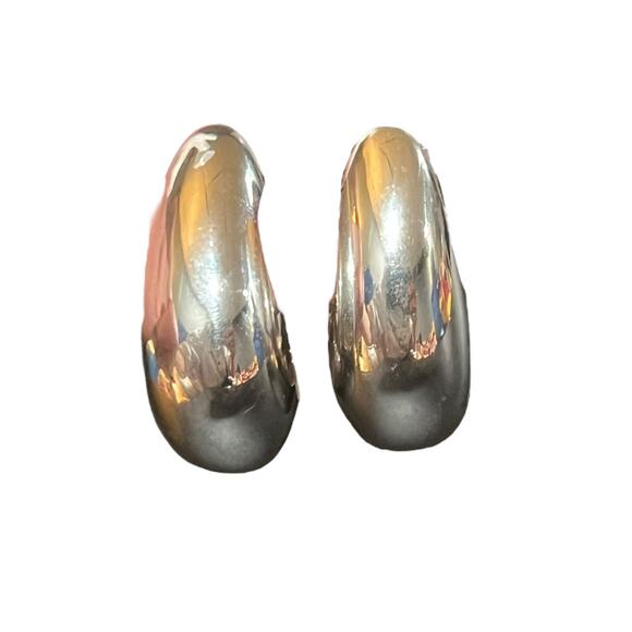 Vintage Heavy Silver-Tone Clip-On Earrings – Bold Sculptural Design - Picture 2 of 13